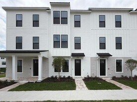 15190 Groveside Rd in Winter Garden, FL - Building Photo