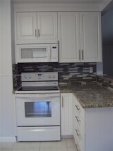 15332 SW 80th Ln in Miami, FL - Building Photo - Building Photo