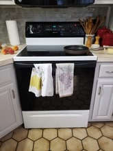 66 Rowe Ave in Portland, ME - Building Photo - Building Photo