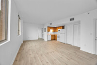 2630 SW 28th St in Miami, FL - Building Photo - Building Photo