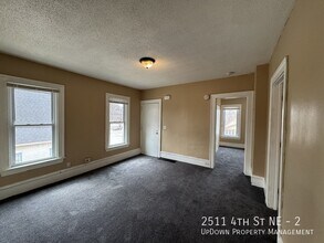 2511 4th St NE in Minneapolis, MN - Building Photo - Building Photo