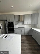 13805 Tayberry Way in Herndon, VA - Building Photo - Building Photo