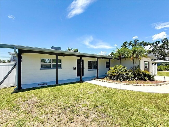 3900 Alabama Ave NE in St. Petersburg, FL - Building Photo - Building Photo