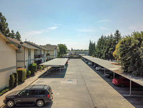 Brookdale Manor in Merced, CA - Building Photo - Other