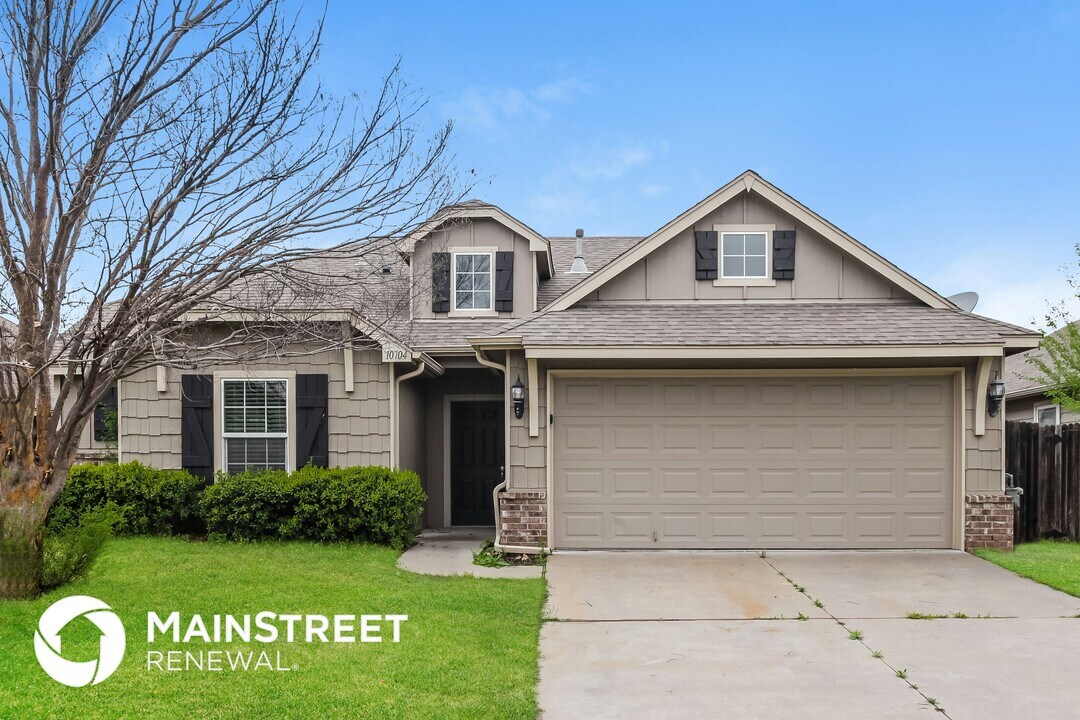 10704 N 153rd East Ave in Owasso, OK - Building Photo