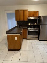15 N Clinton St in Poughkeepsie, NY - Building Photo