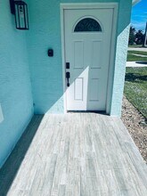1400 Binney Dr in Fort Pierce, FL - Foto de edificio - Building Photo