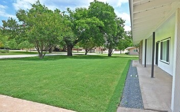 5204 Bedford St in Kingsland, TX - Building Photo - Building Photo