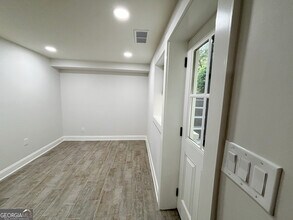 785 Weatherly Ln NW in Sandy Springs, GA - Building Photo - Building Photo
