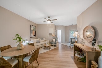 Ashbury Square Apartments in Mebane, NC - Building Photo - Building Photo