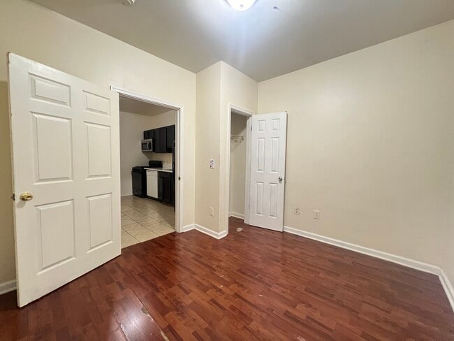 132 Stegman St, Unit 3L in Jersey City, NJ - Building Photo - Building Photo
