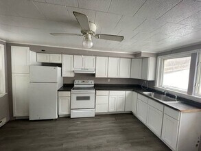 53 W High St in Nesquehoning, PA - Building Photo - Building Photo