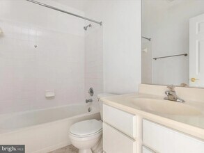 8105 Rainwater Cir in Manassas, VA - Building Photo - Building Photo