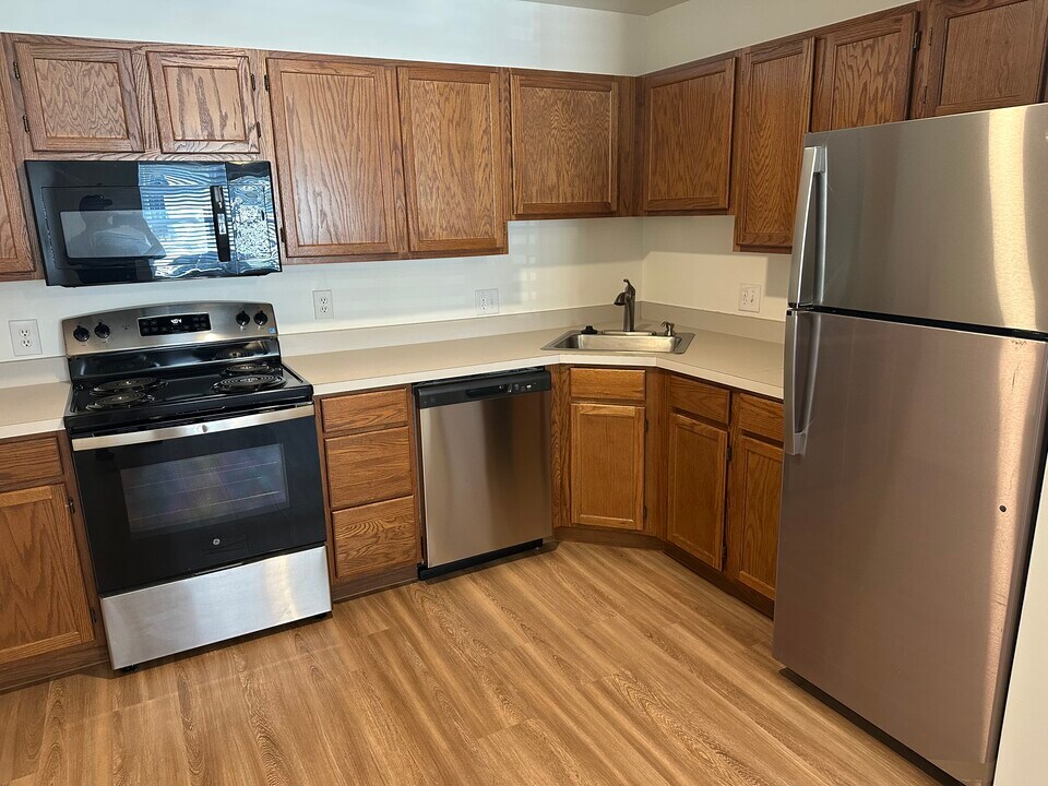 228 Maple St, Unit B in Plain City, OH - Building Photo