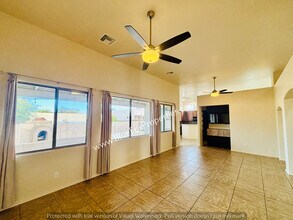7910 W Little Eagle Ct in Tucson, AZ - Building Photo - Building Photo