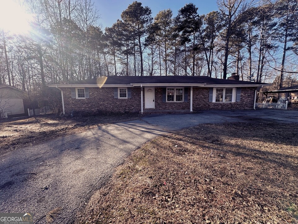 95 Castlegate Cir in Carrollton, GA - Building Photo