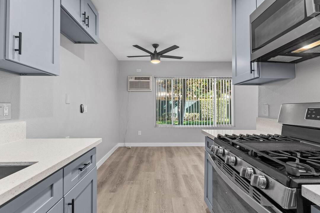 2300 E Commonwealth Ave in Fullerton, CA - Building Photo