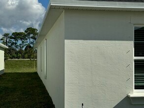 10445 NW Suncrest Lp in Port St. Lucie, FL - Building Photo - Building Photo
