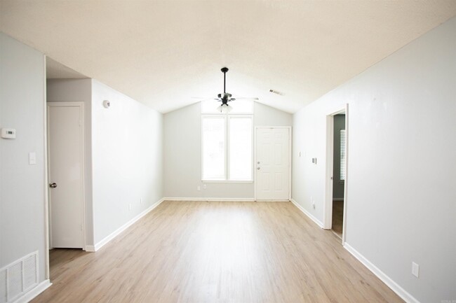 8 Goodwin Cir in North Little Rock, AR - Building Photo - Building Photo