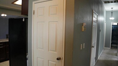 7607 Harmony Oaks Way in Sacramento, CA - Building Photo - Building Photo