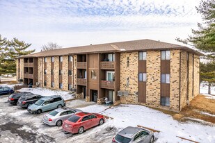 2170 NW 82nd St in Clive, IA - Building Photo