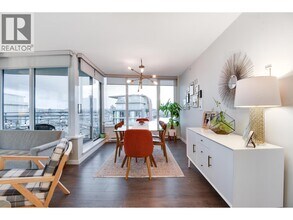 33 Smithe St in Vancouver, BC - Building Photo - Building Photo