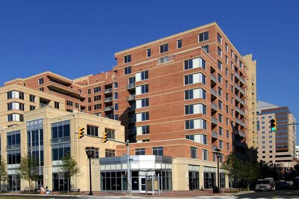 1020 N Highland St, Unit 412 in Arlington, VA - Building Photo - Building Photo