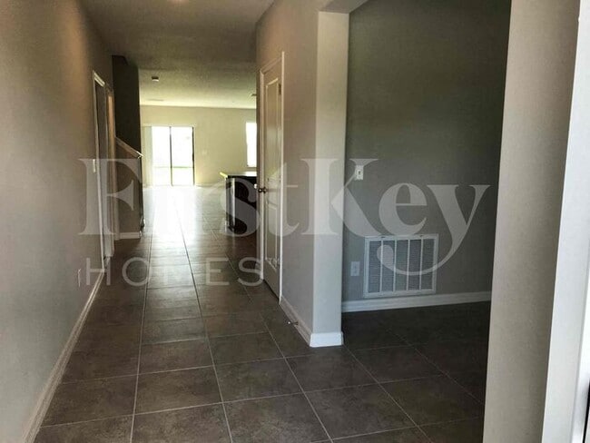 9652 Sage Creek Dr in Riverview, FL - Foto de edificio - Building Photo