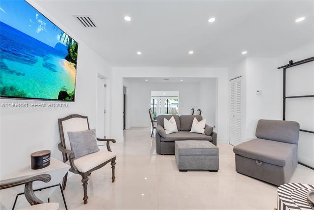 231 NE 45th St in Miami, FL - Building Photo - Building Photo