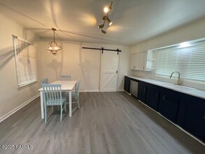 306 Azalea Dr in New Iberia, LA - Building Photo - Building Photo