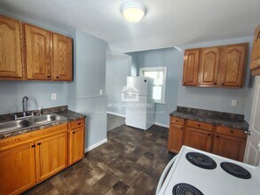 1001 W 1st St, Unit 1 in Muncie, IN - Foto de edificio - Building Photo