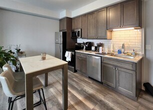 1424 E 53rd St in Chicago, IL - Foto de edificio - Building Photo
