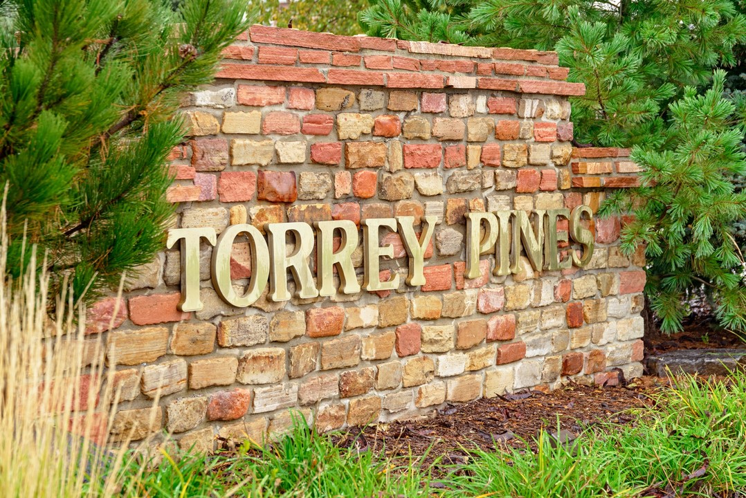 Torrey Pines in Omaha, NE - Foto de edificio