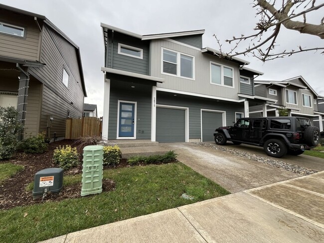 2875 S Magnolia St in Cornelius, OR - Building Photo - Building Photo