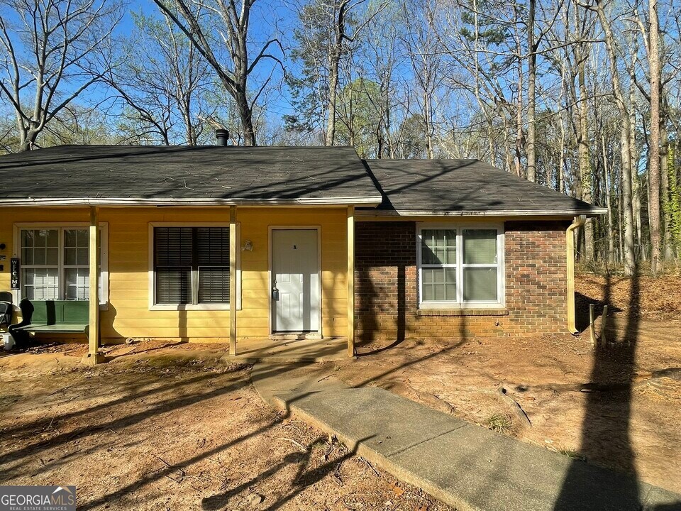 688 Bellemeade Dr SW in Marietta, GA - Building Photo