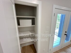 1360 Briar Creek Rd in Charlotte, NC - Building Photo - Building Photo