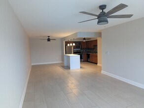 200 Sanders Ferry Rd, Unit 2410 in Hendersonville, TN - Building Photo - Building Photo