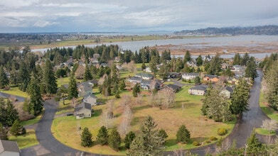 River Grove in Astoria, OR - Building Photo - Building Photo