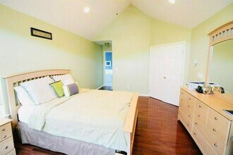 14 ELCO Ct in Bayonne, NJ - Building Photo - Building Photo