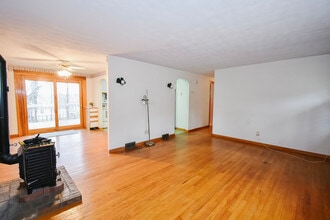 60 Wildwood Rd in Torrington, CT - Building Photo - Building Photo