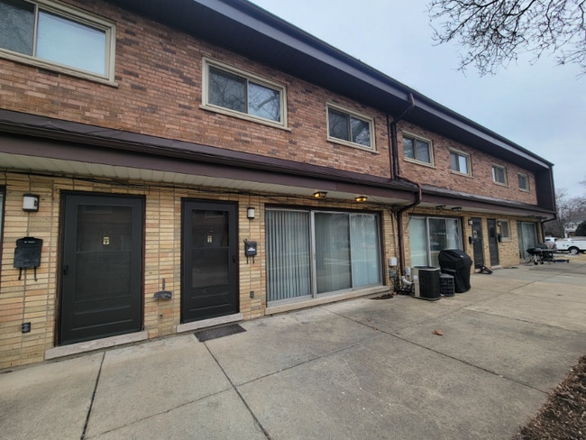 482 Duane Terrace in Glen Ellyn, IL - Foto de edificio - Building Photo