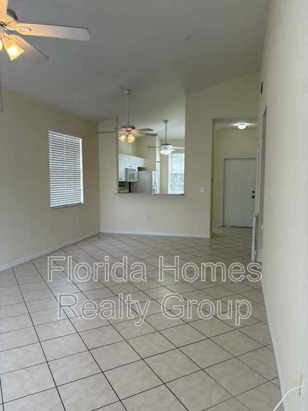 3629 Pine Oak Cir in Ft. Myers, FL - Building Photo - Building Photo