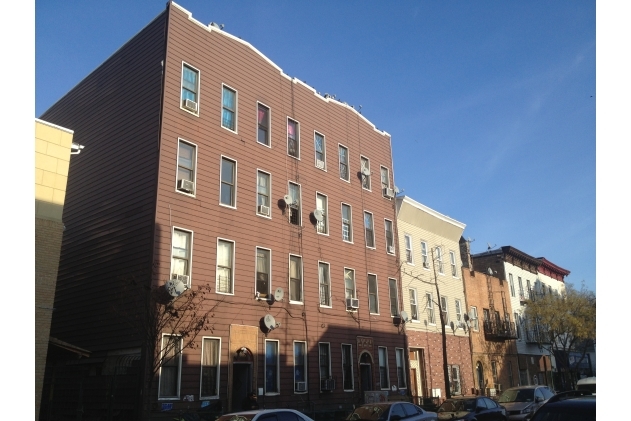 125-127 Evergreen Ave in Brooklyn, NY - Building Photo - Building Photo