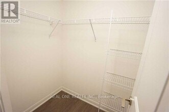 5162 Yonge St in Toronto, ON - Building Photo - Building Photo