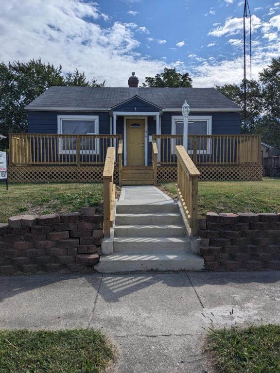 property at 620 S Wabash Ave