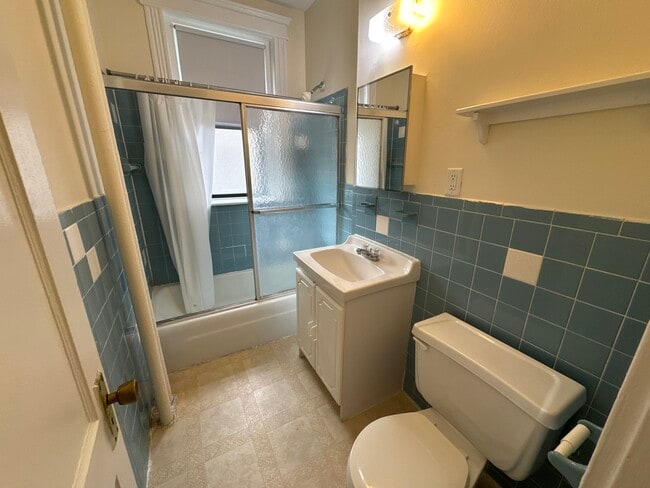 1188 Commonwealth Ave, Unit D in Boston, MA - Foto de edificio - Building Photo