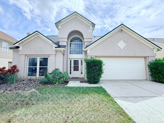 property at 952 W Charing Cross Cir