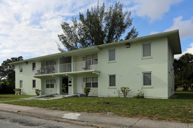 518 21st St in West Palm Beach, FL - Building Photo - Building Photo