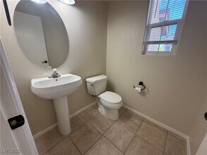 8126 W Dracopus Ave in Las Vegas, NV - Building Photo - Building Photo