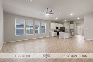 2926 Playa Azul Blvd in Converse, TX - Building Photo